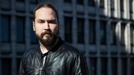 Kirjailija Jukka Viikilä