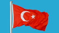 Turkin lippu liehuu lipputangossa.