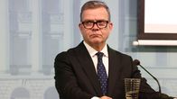 Pääministeri Petteri Orpo ja budjettiriihen tiedotustilaisuudessa.