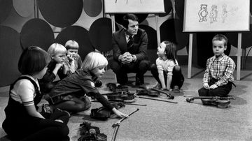 Ote Viuluviikarit musiikkimaassa -ohjelmasta (1979).
