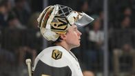 Carter Hart debytoi Vegasin maalivahtina Chicago Blackhawksia vastaan 3.12. 2025. 