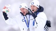 Ilkka Herola ja Eero Hirvonen olympiahopealla.