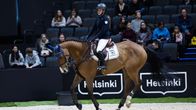 Suomalainen Anni Hjerpe ratsastaa hevosellaan D.Chacco' S Dominator Z HIHS 2026:n estekilpailussa.