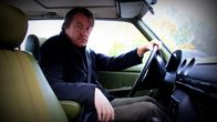 Mika Kaurismäki autossa