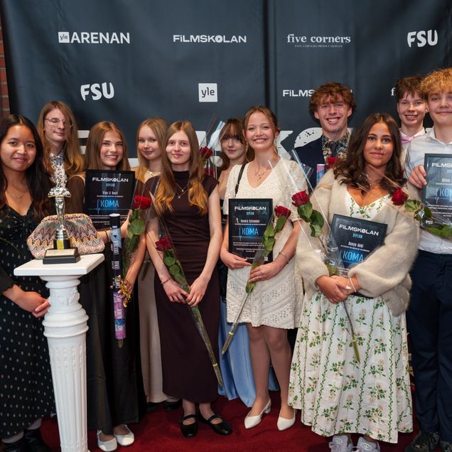 Deltagarna i Filmskolan 2026 på premiärvisningen i Borgå 3.10.2026.