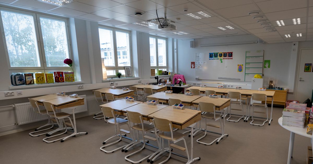 Barnskydds­anmälningar från skolorna ökar drastiskt – lärare känner sig ...