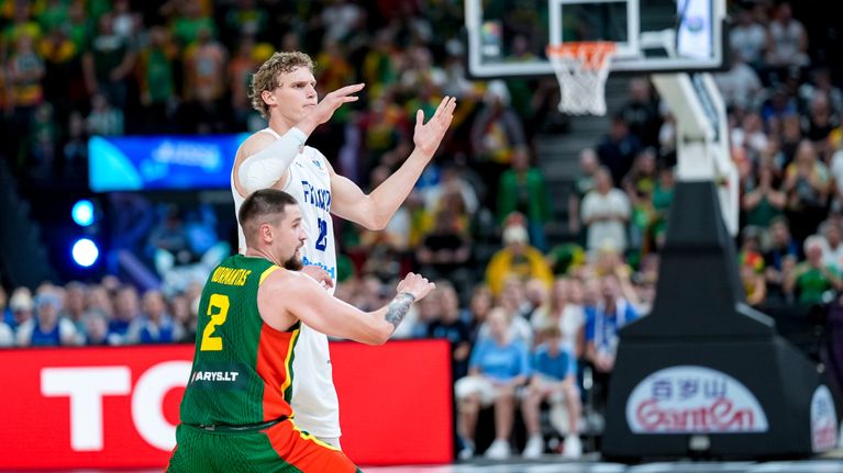 Lauri Markkanen koripallon EM-kisoissa 2025 Liettuaa vastaan.