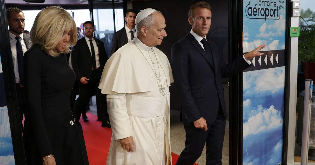 Paavi Leo sivalsi epäsuorasti Trumpia tekoälyn vaarojen vähättelystä