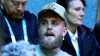 Jake Paul Milano-Cortinan olympialaisten jääkiekkokatsomossa.