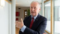 Perhe- ja peruspalveluministeri Aki Linden (sd) sos.- ja terv. ministeriössä 26.07.2022.
