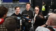 Humorgruppen KAJ intervjuas av flera filmteam.