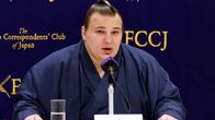 Sumon parrasvaloissa huikeaa kilpailijan uraa tekevä Danylo Yavhusishyn lehdistötilaisuudessa. 