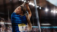Charlotta Sandkulla kastar slägga i Sverigekampen 2024.