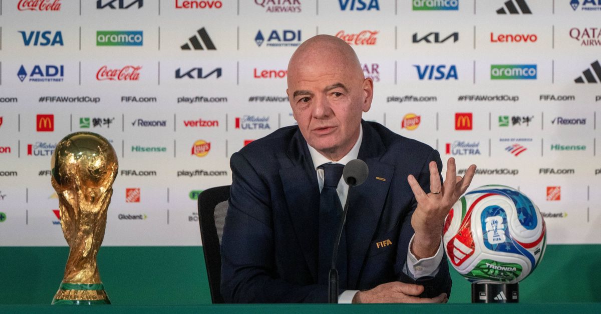 Fifa-pomo Infantino: ”Emme ole maailman kuninkaita