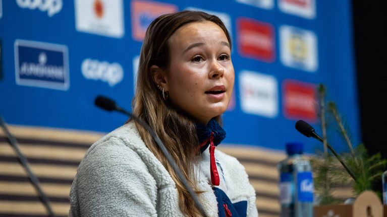 Annika Malacinski MM-kisoissa lehdistötilaisuudessa 1.3.2025.