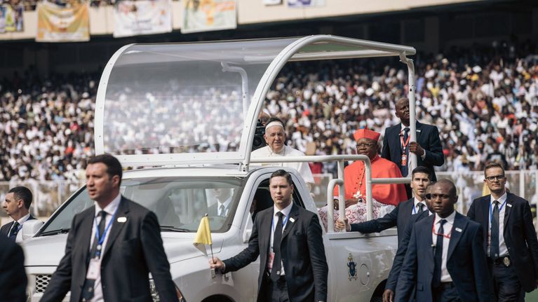 Paavi Franciscus vierailulla Kinshasassa.