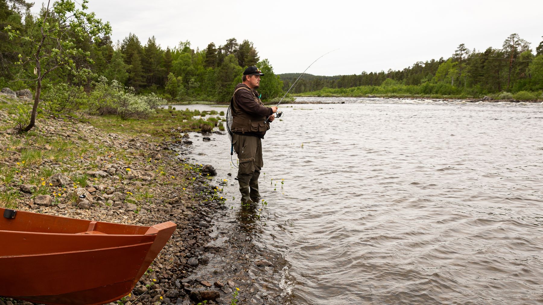 Inarilainen kalastaja Mikko Valle.