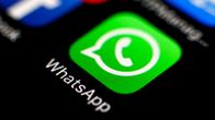 Whatsapp applikaation kuvake puhelimen näytöllä.