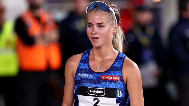 Alisa Vainio iklädd landslagsdress.