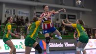 Handbollsspelaren Madeleine Lindholm från BK-46 i en match mot SIF hösten 2025.