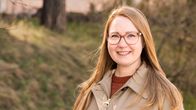 Porträttbild på Anu Tevanlinna, specialpsykolog inom hälsopsykologi.