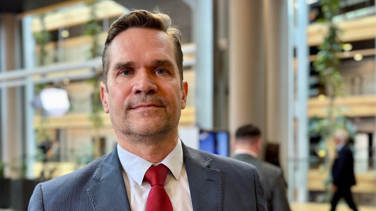 Mika Aaltola i parlamentet i Strasbourg.