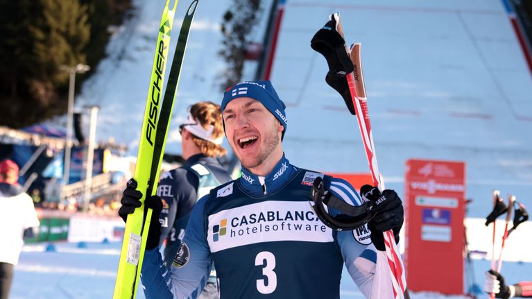 Ilkka Herola tuulettaa voittoaan Kulmissa.