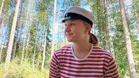 Saija Angerman ylioppilas lakki päässään. 