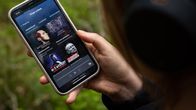 Yle Areena podcastien true crime -osio avattuna puhelimen näytöllä.