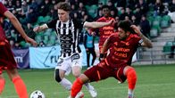 TPS:n Elmer Vauhkonen FC Lahden Nicolas Dantas kamppailivat pallosta.