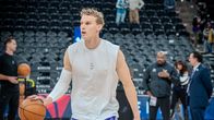 Lauri Markkanen värmer upp innan Utah Jazz match mot Memphis Grizzlies.
