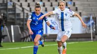 Adelina Engman i en närkamp mot Slovakien.