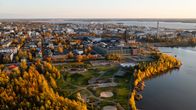 Ilmakuva Onkilahden rannasta syksynä