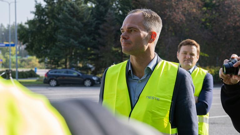 Sami Suvanto ajaa harvinaista rekkaa, joiden määrä pitäisi kohta 50 ...