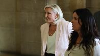 Marine le Pen oikeudessa.