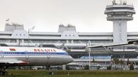 Lentoyhtiö Belavian kone lentokentällä.