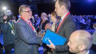 Timo Soini ja Jussi Halla-aho Perussuomalaisten puoluekokouksessa Jyväskylässä 10. kesäkuuta 2017.