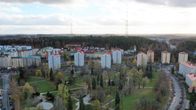 Lahden kerrostaloja, Lahden radiomastot, ilmakuva, puisto