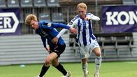 Liam Möller kämpar om bollen mot Janne-Pekka Laine.