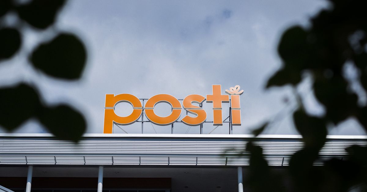 Police investigate powder in envelopes at Posti sorting centre