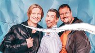 Revitty valokuva Luokkakokous-elokuvan näyttelijoistä