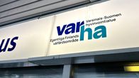 Terveysaseman pääsisäänkäynti Turun Mäntymäessä.
