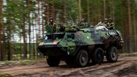 Sisu XA-180 metsämaastossa