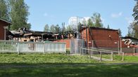 Tulipalossa tuhojä kärsinyt Mikkelin Tuppuralan koulu tulipalon jälkeisenä päivänä 20.6.2019.