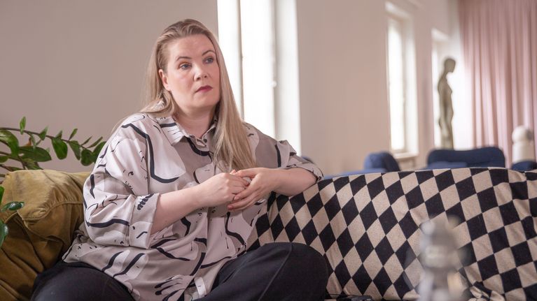 XXL-kokoisen Jenni Sanssin on vaikea löytää hyvin istuvia vaatteita ...