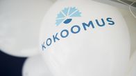 Ilmapalloja, joissa lukee kokoomus.