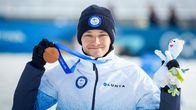 Eero Hirvonen juhlii olympiapronssia.
