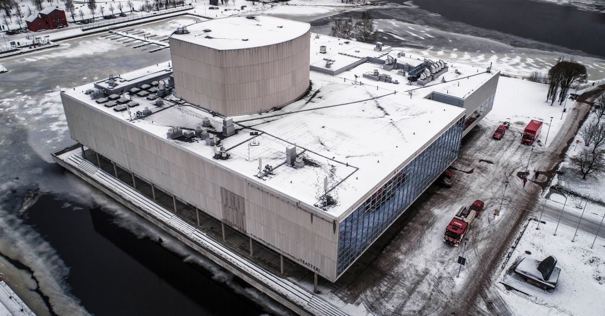kymmenet-oulun-teatterin-ty-ntekij-t-kertovat-vuosien
