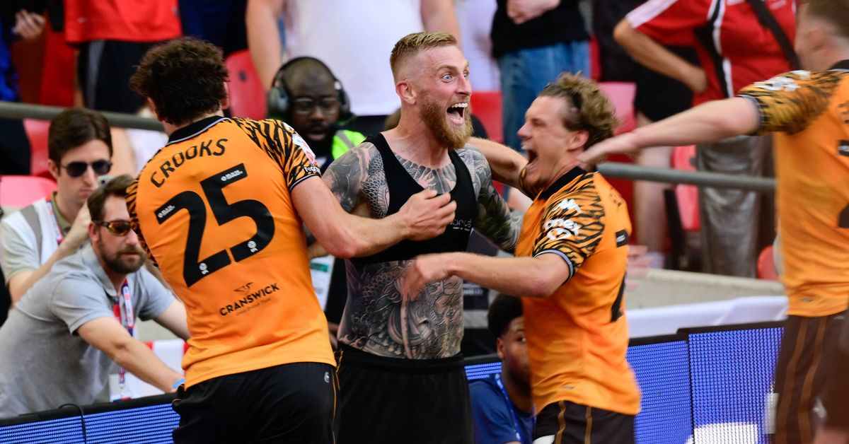 Oliver McBurnien lisäajan maali palautti Hull Cityn Valioliigaan