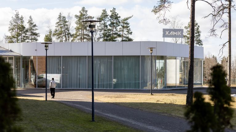 Kaakkois-Suomen ammattikorkeakoulu XAMKin Kouvolan Kasarminmäen kampus.
